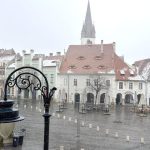 Vreme rece la Sibiu, ploi și lapoviță la munte. Minime de 1 grad miercuri spre joi